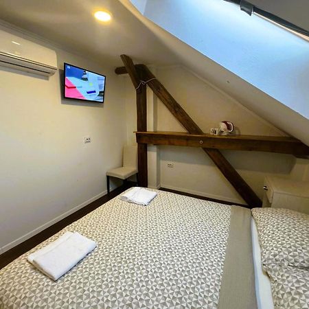Tomislav Hotel Zagreb Buitenkant foto