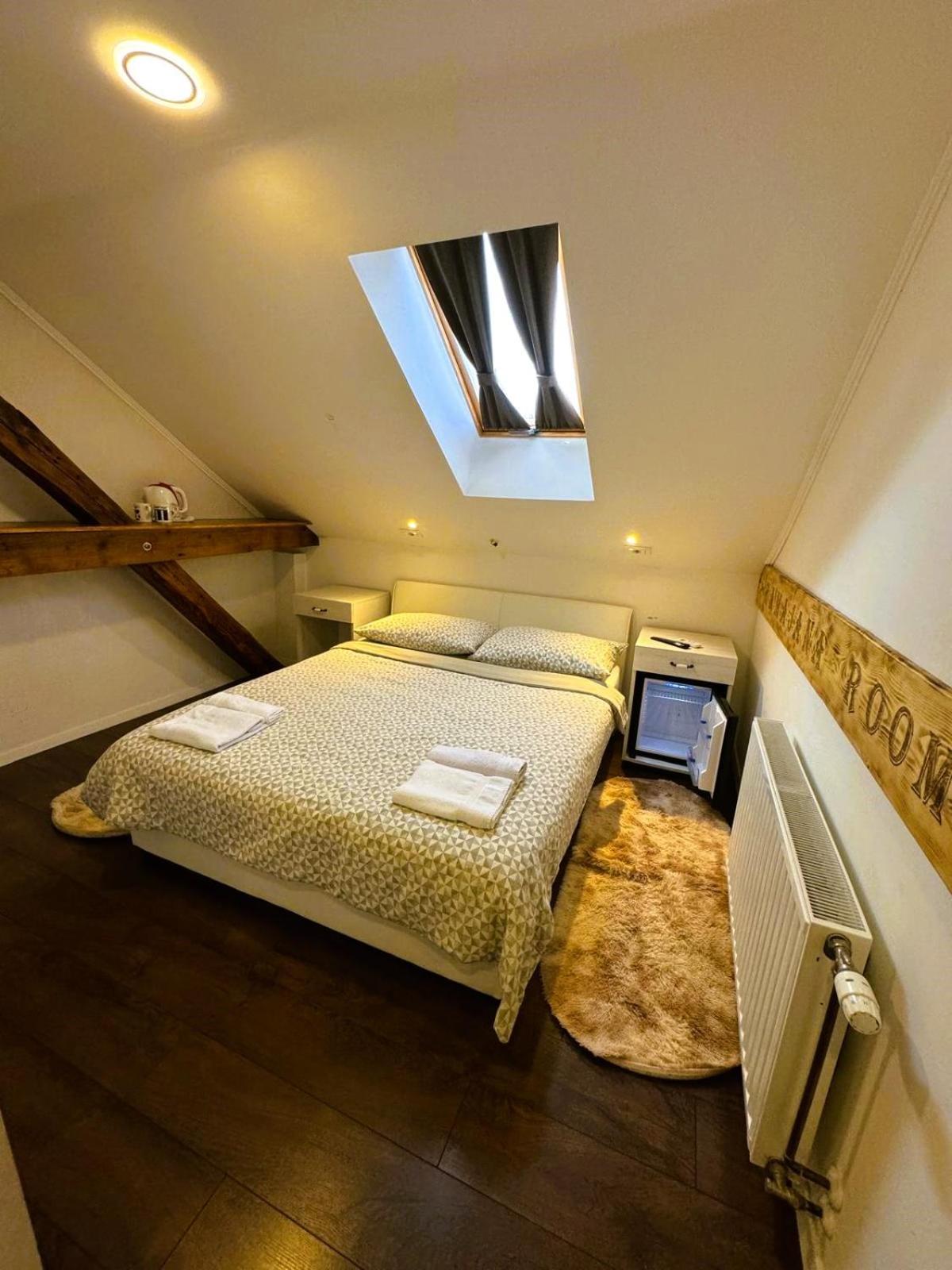 Tomislav Hotel Zagreb Buitenkant foto