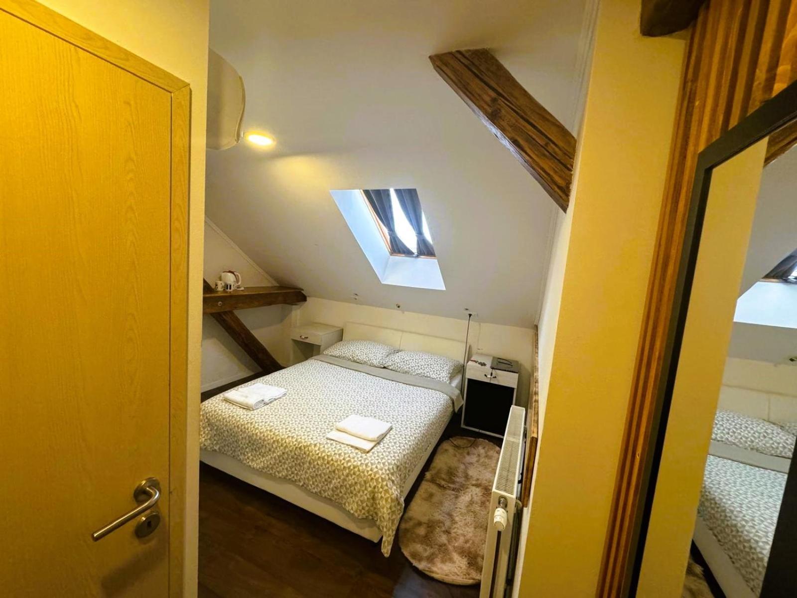 Tomislav Hotel Zagreb Buitenkant foto