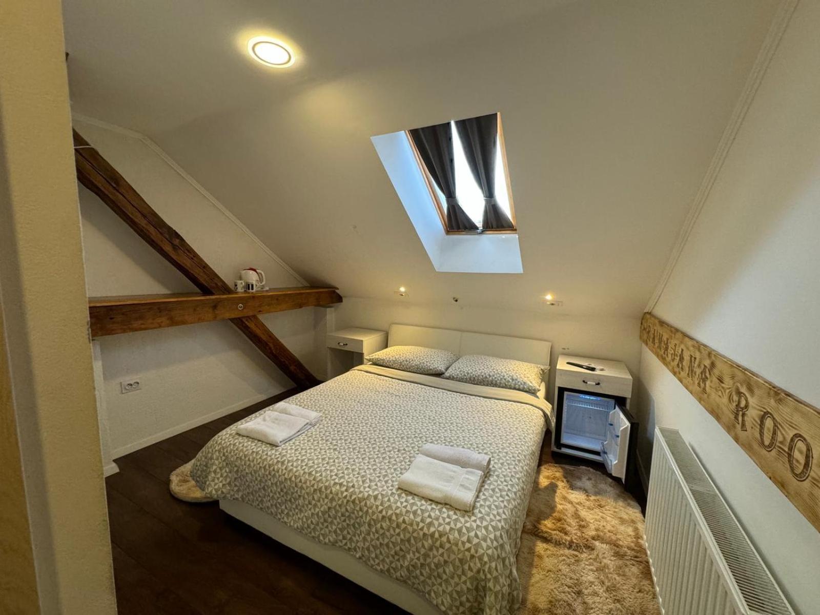 Tomislav Hotel Zagreb Buitenkant foto
