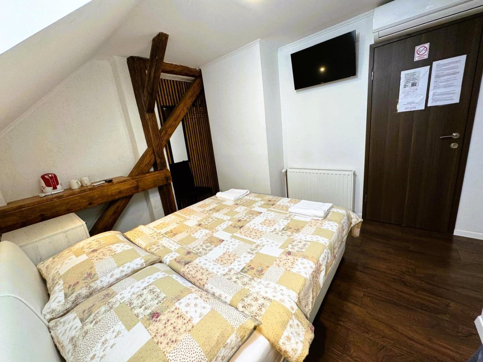 Tomislav Hotel Zagreb Buitenkant foto