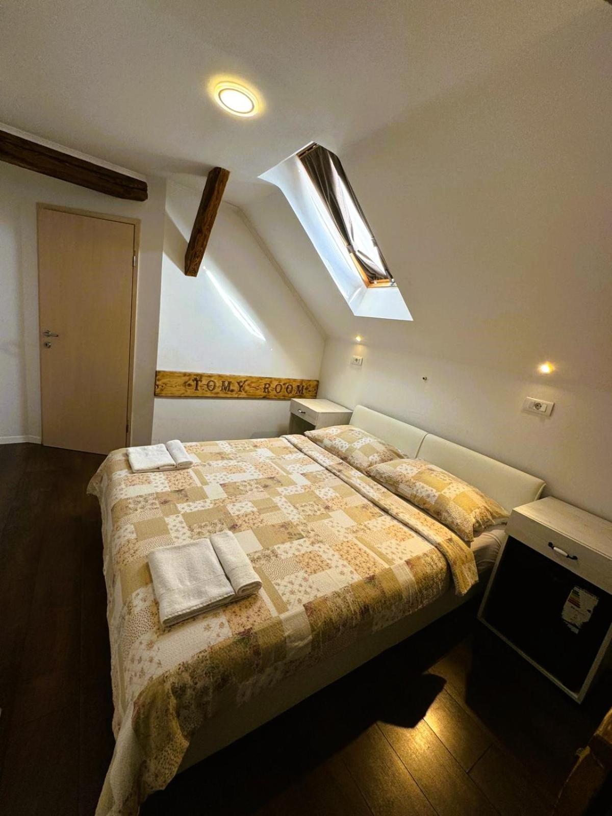 Tomislav Hotel Zagreb Buitenkant foto