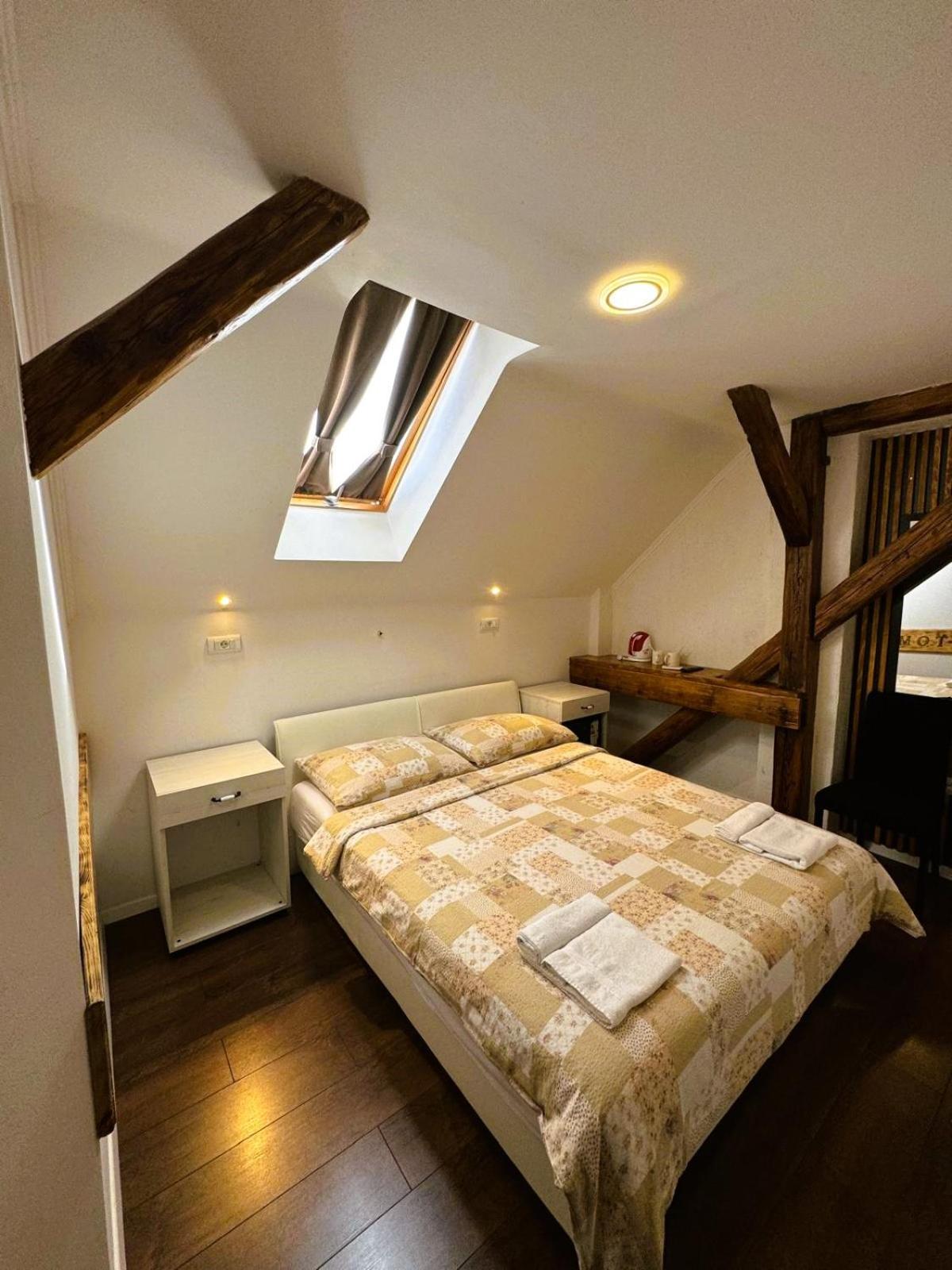 Tomislav Hotel Zagreb Buitenkant foto