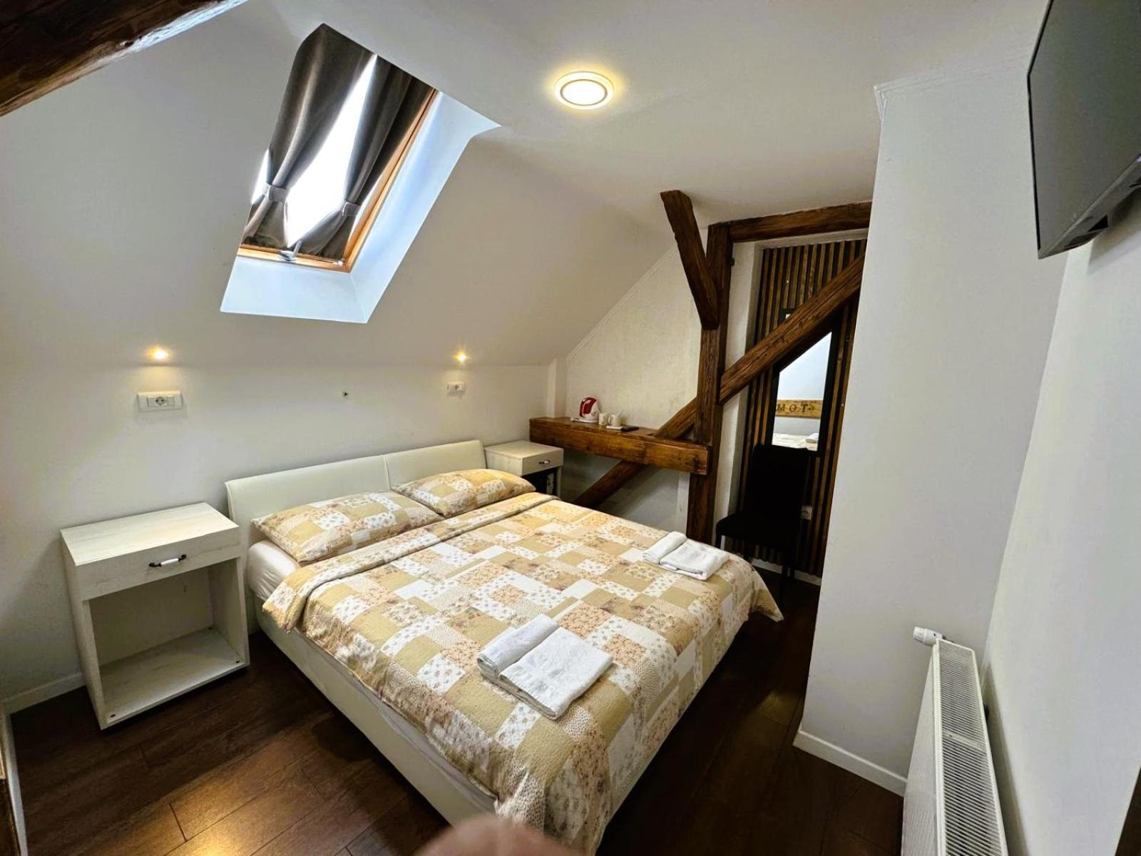 Tomislav Hotel Zagreb Buitenkant foto