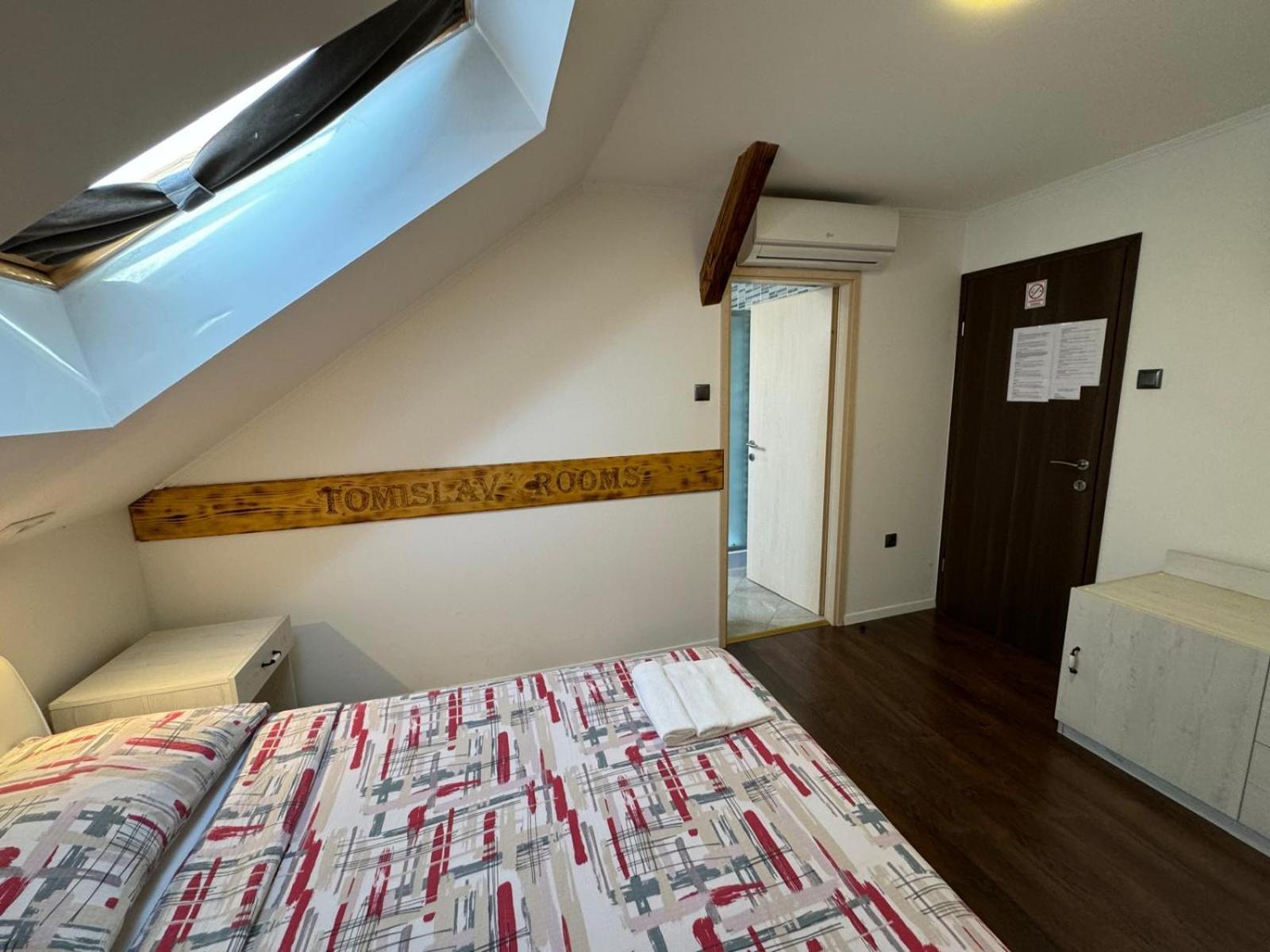 Tomislav Hotel Zagreb Buitenkant foto